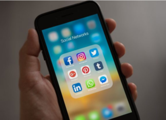 Dad’s Kind Reply To Stranger’s Message Triggers Overwhelming Blessings For His Family As They Battle Cancer